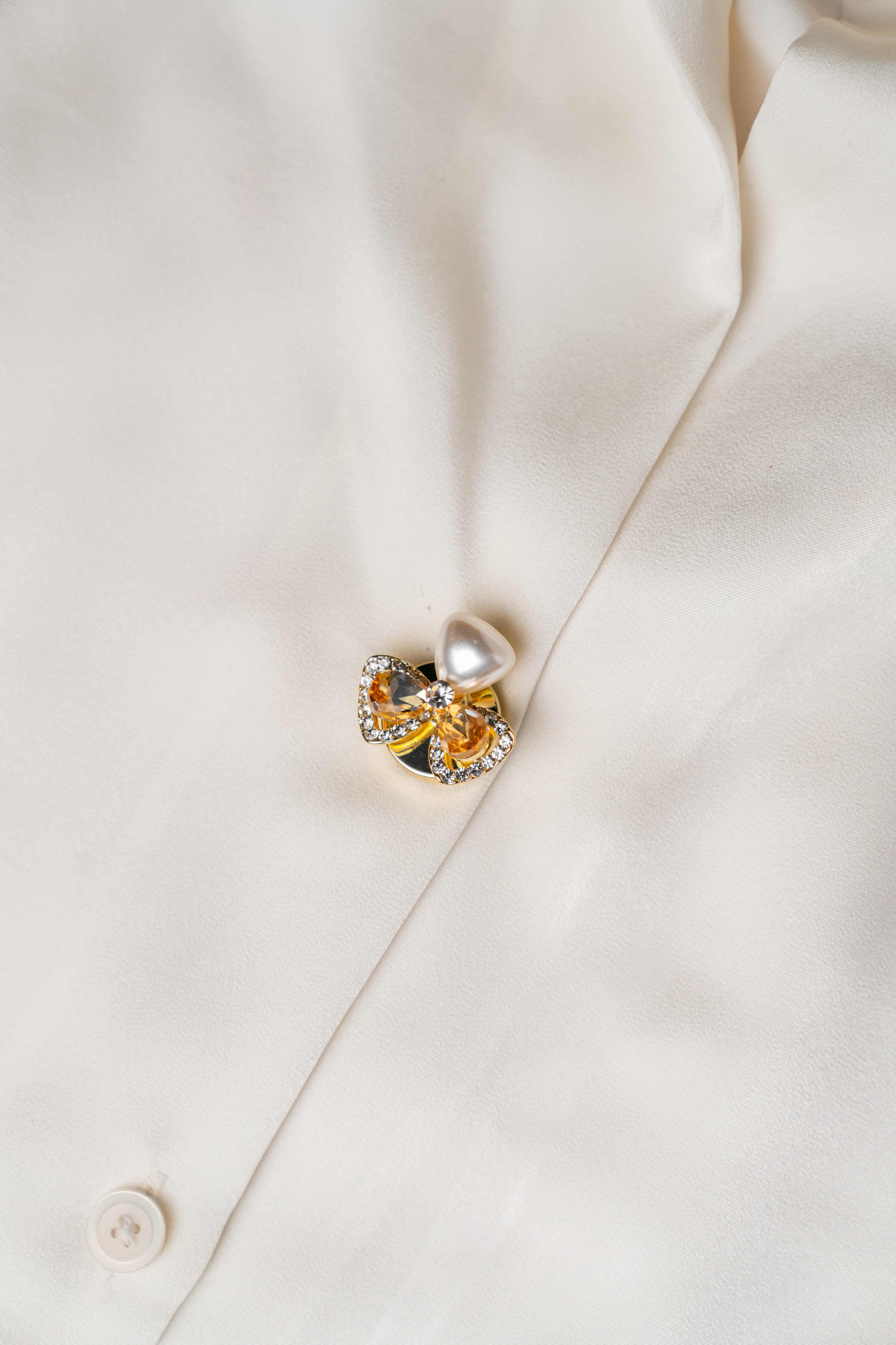 Royale Pearl – Button Covers for a Regal, Timeless Look