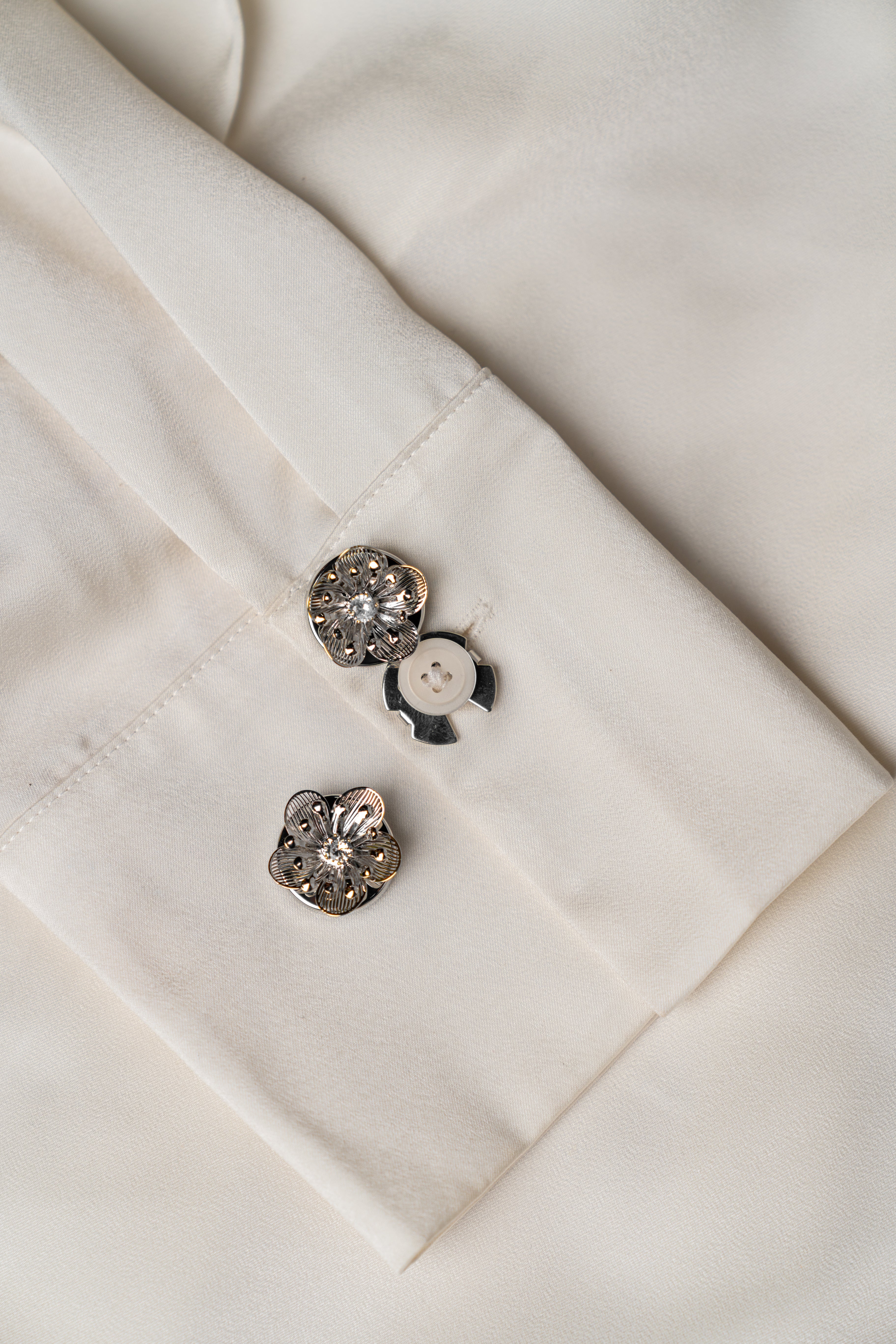 Floral Accent – Button Covers that Instantly Upgrade Any Shirt