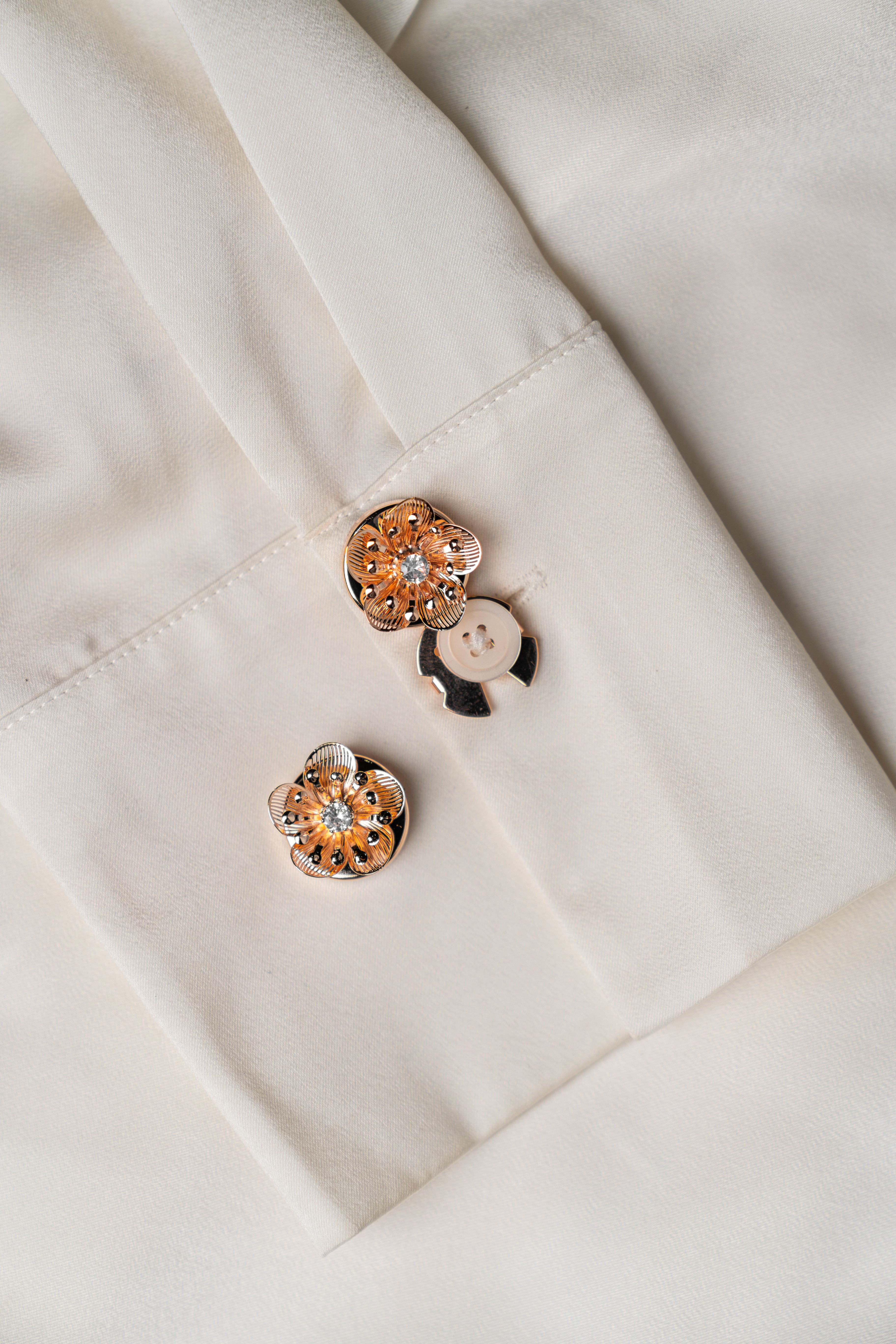 Floral Accent – Button Covers that Instantly Upgrade Any Shirt