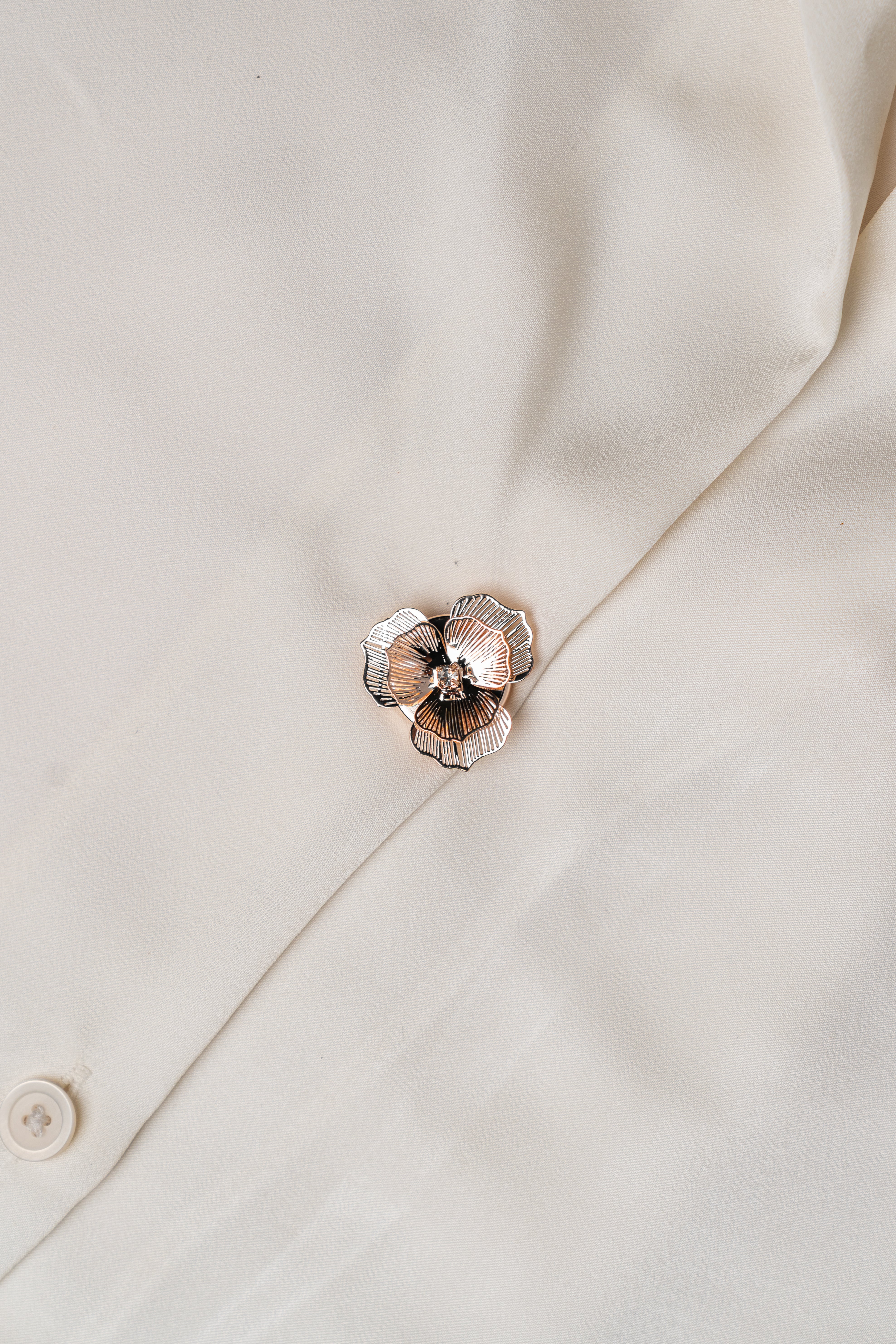 Spiked Bloom – Blending Softness with Bold Spikes