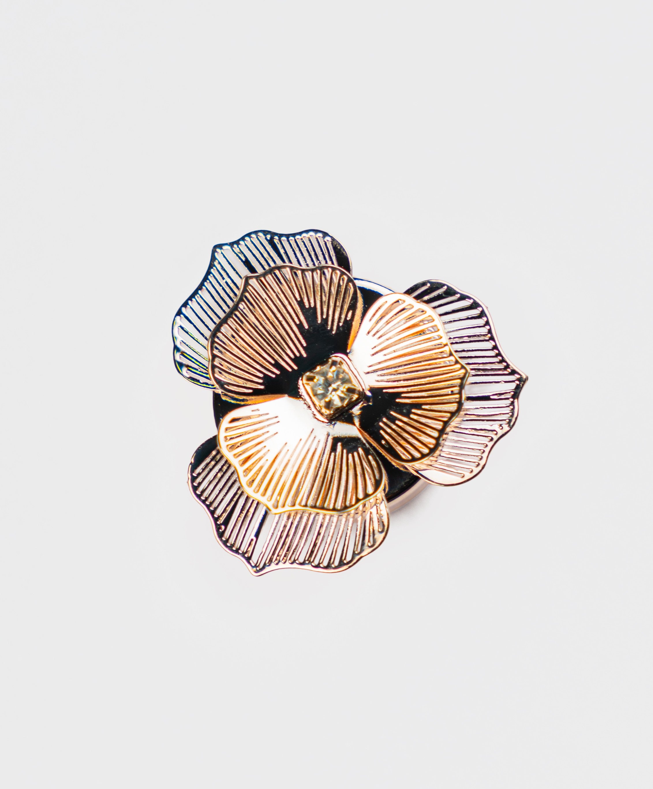 Spiked Bloom – Blending Softness with Bold Spikes