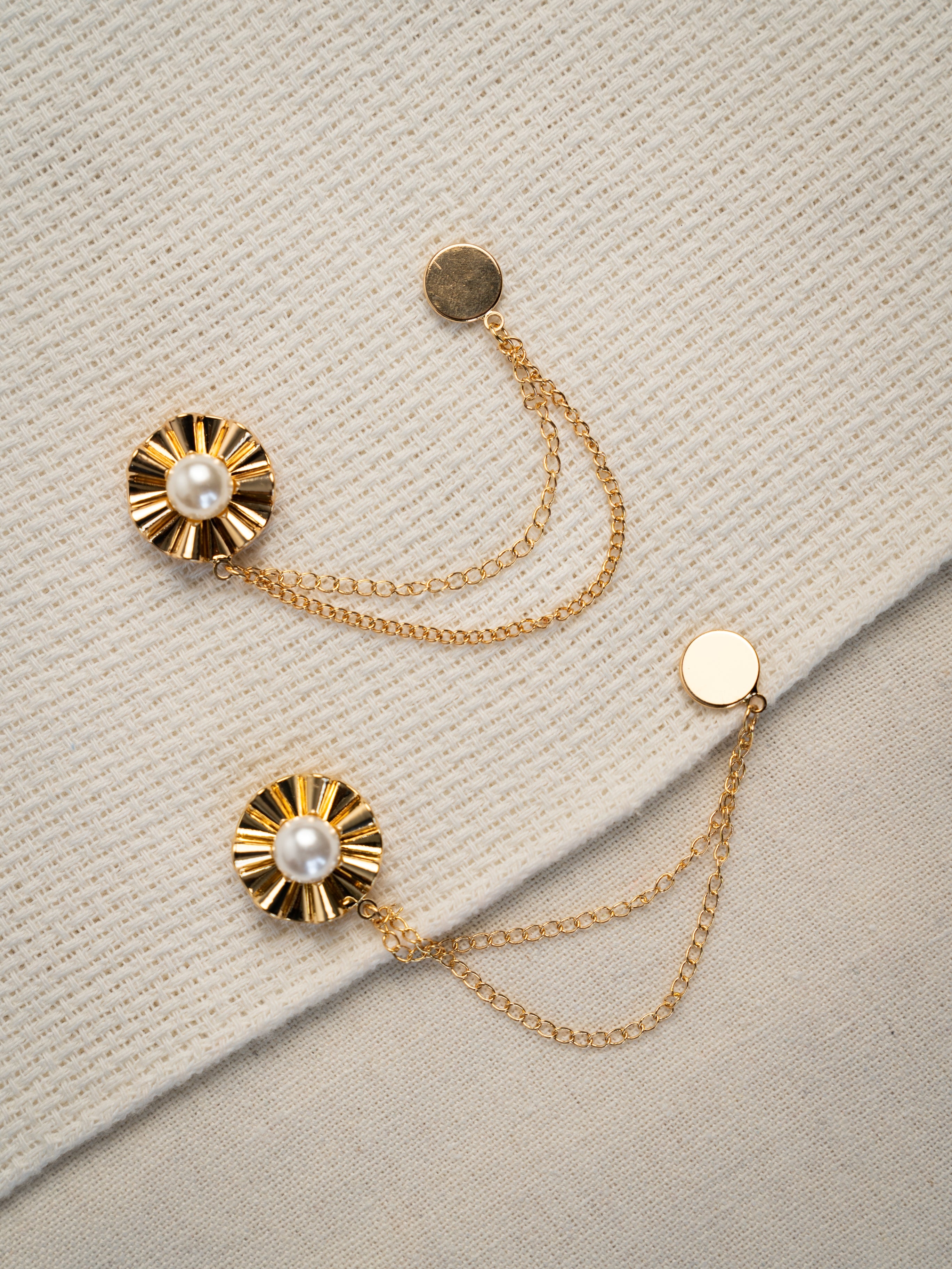 Flora- Magnetic elegance for modern dressing.