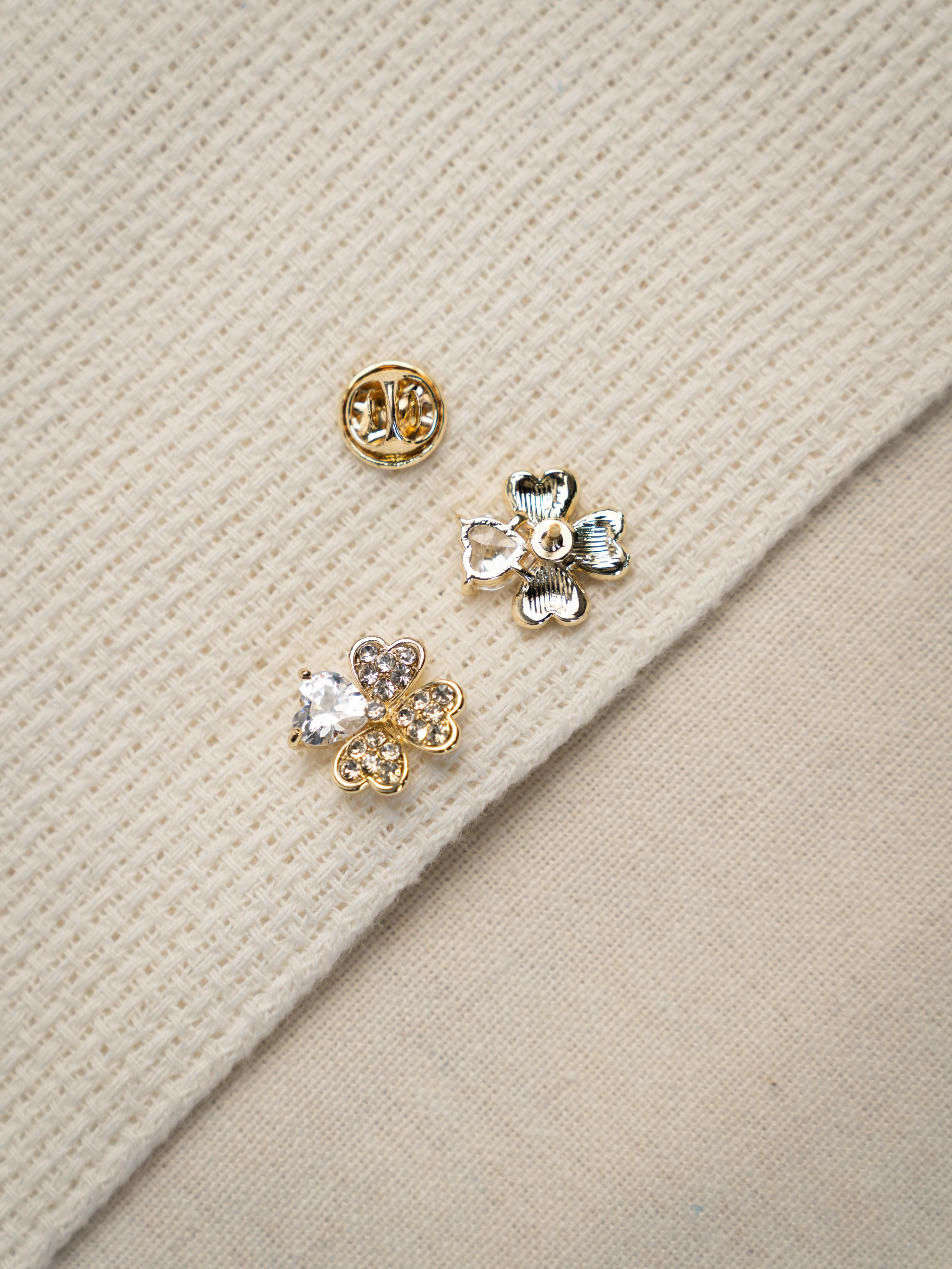 Nova- – Lapel Pins for a Modern, Radiant Look