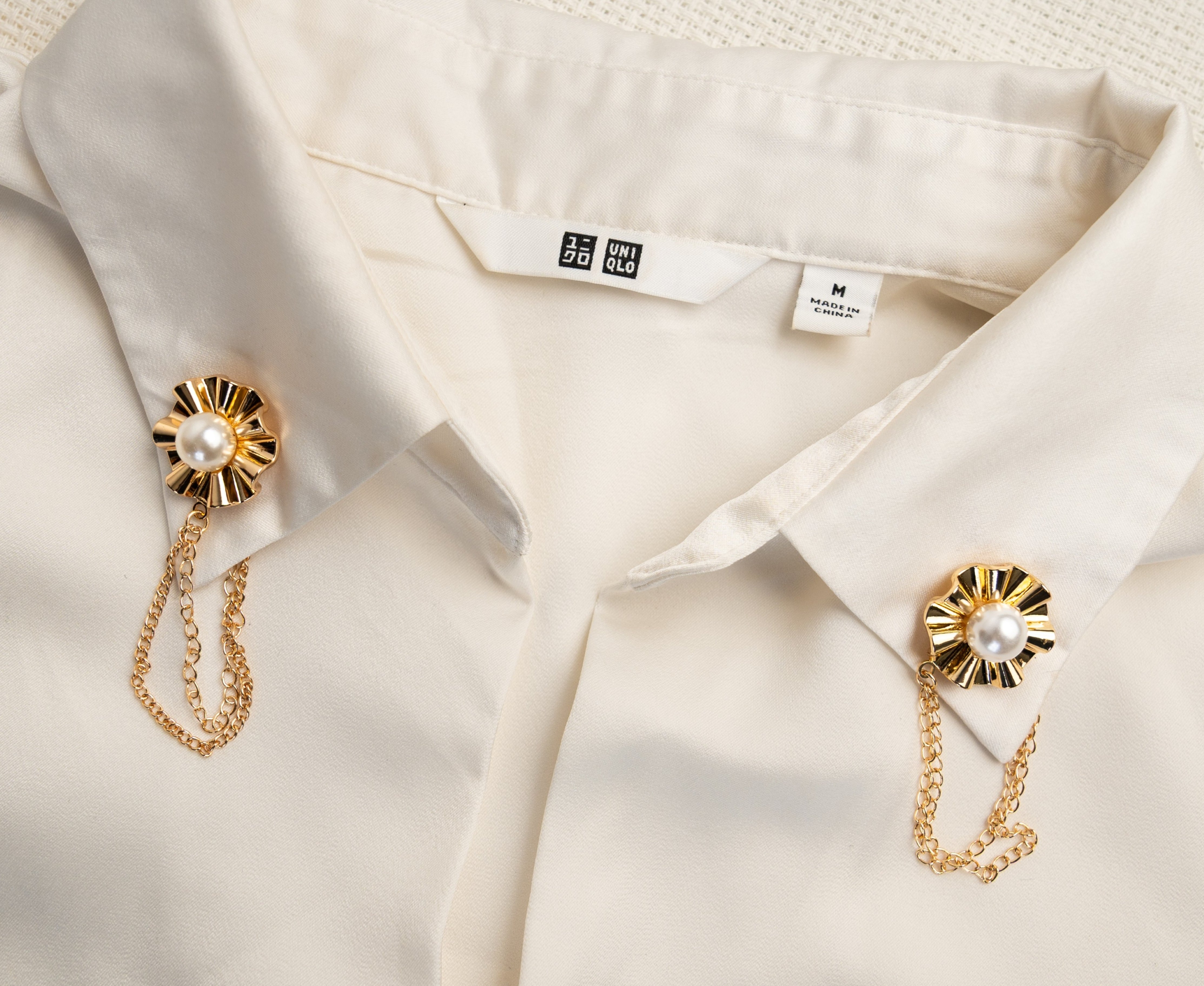 Flora- Magnetic elegance for modern dressing.