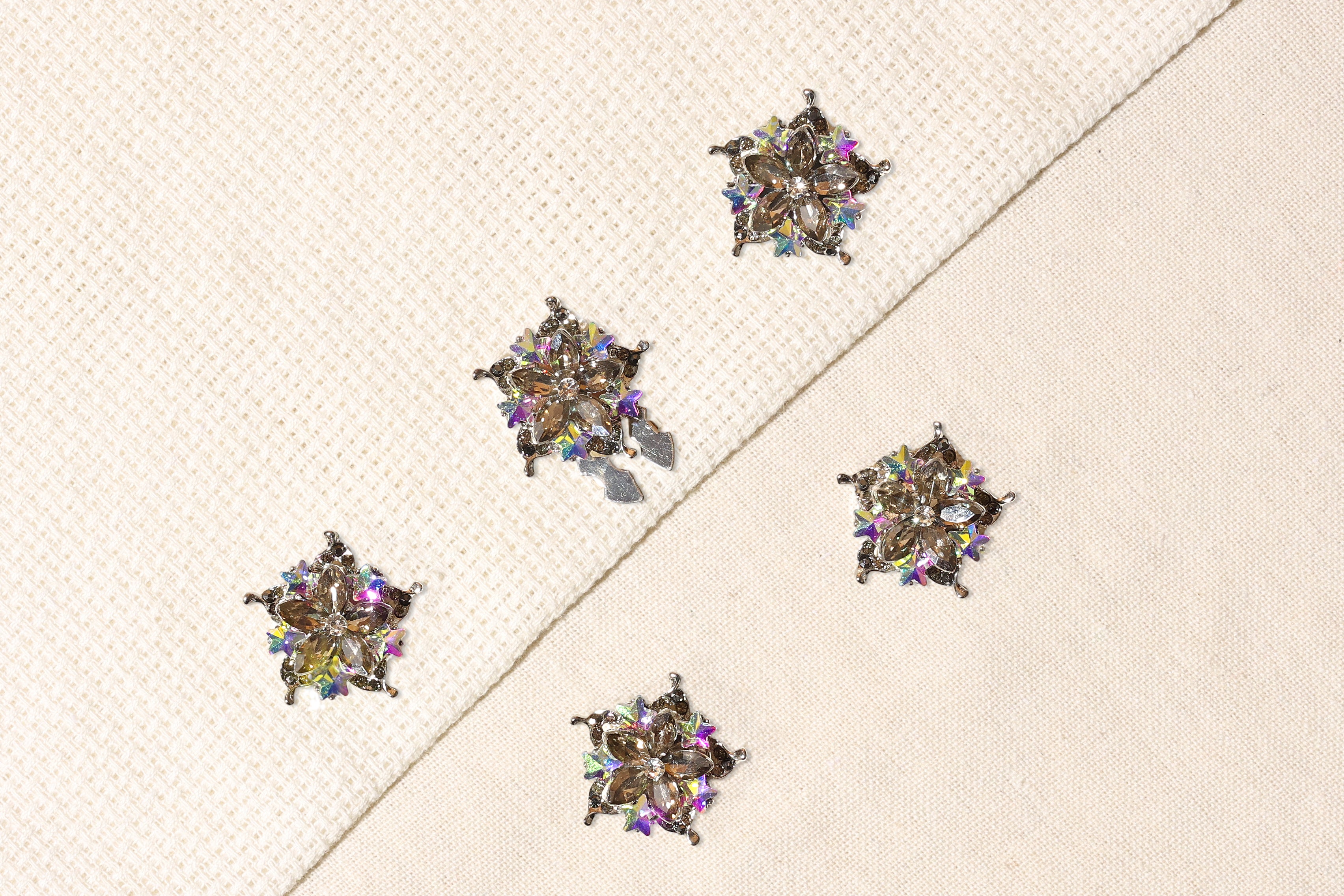 Oasis-Cool Tone Crystal Evoking Refreshing Vibes