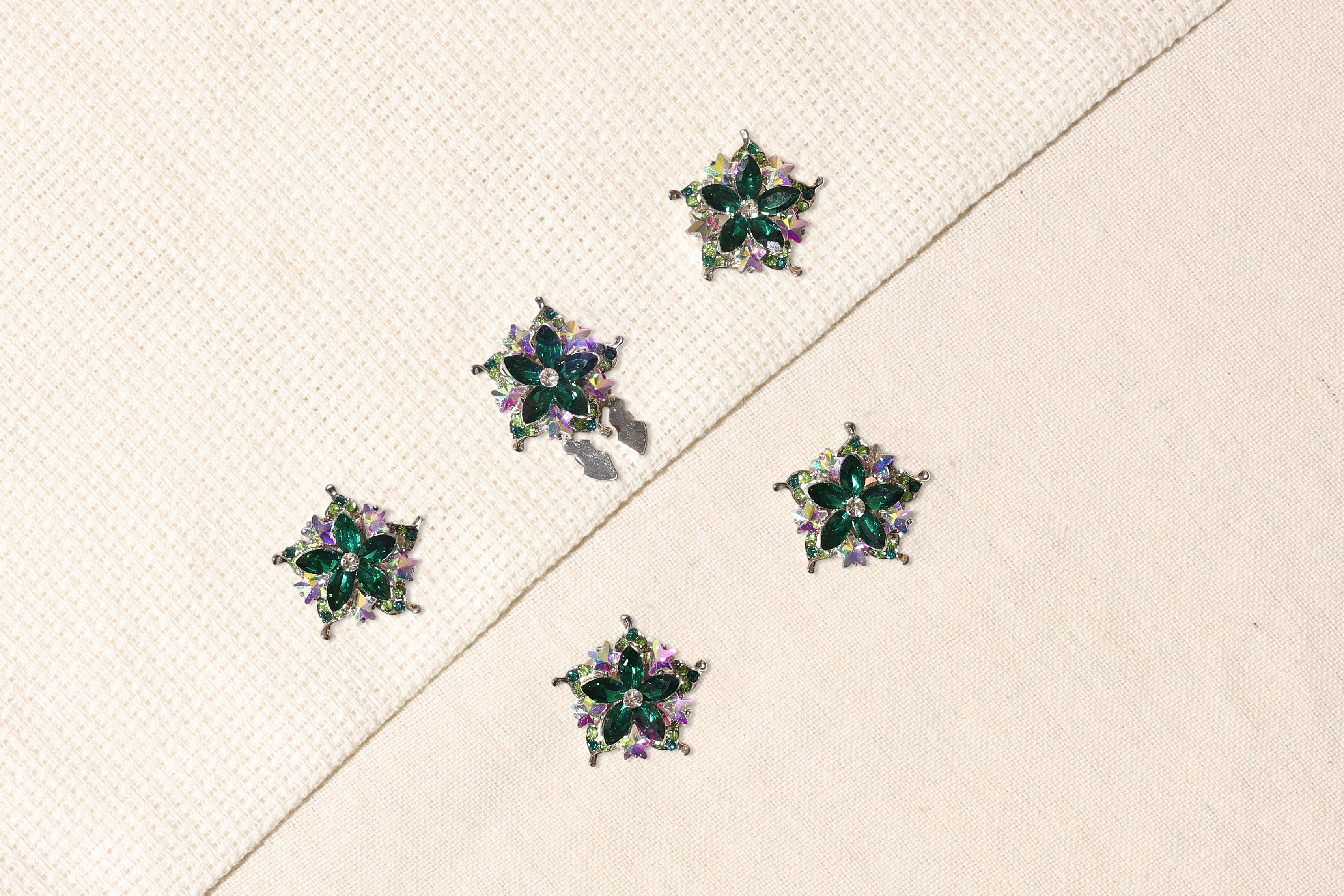 Oasis-Cool Tone Crystal Evoking Refreshing Vibes