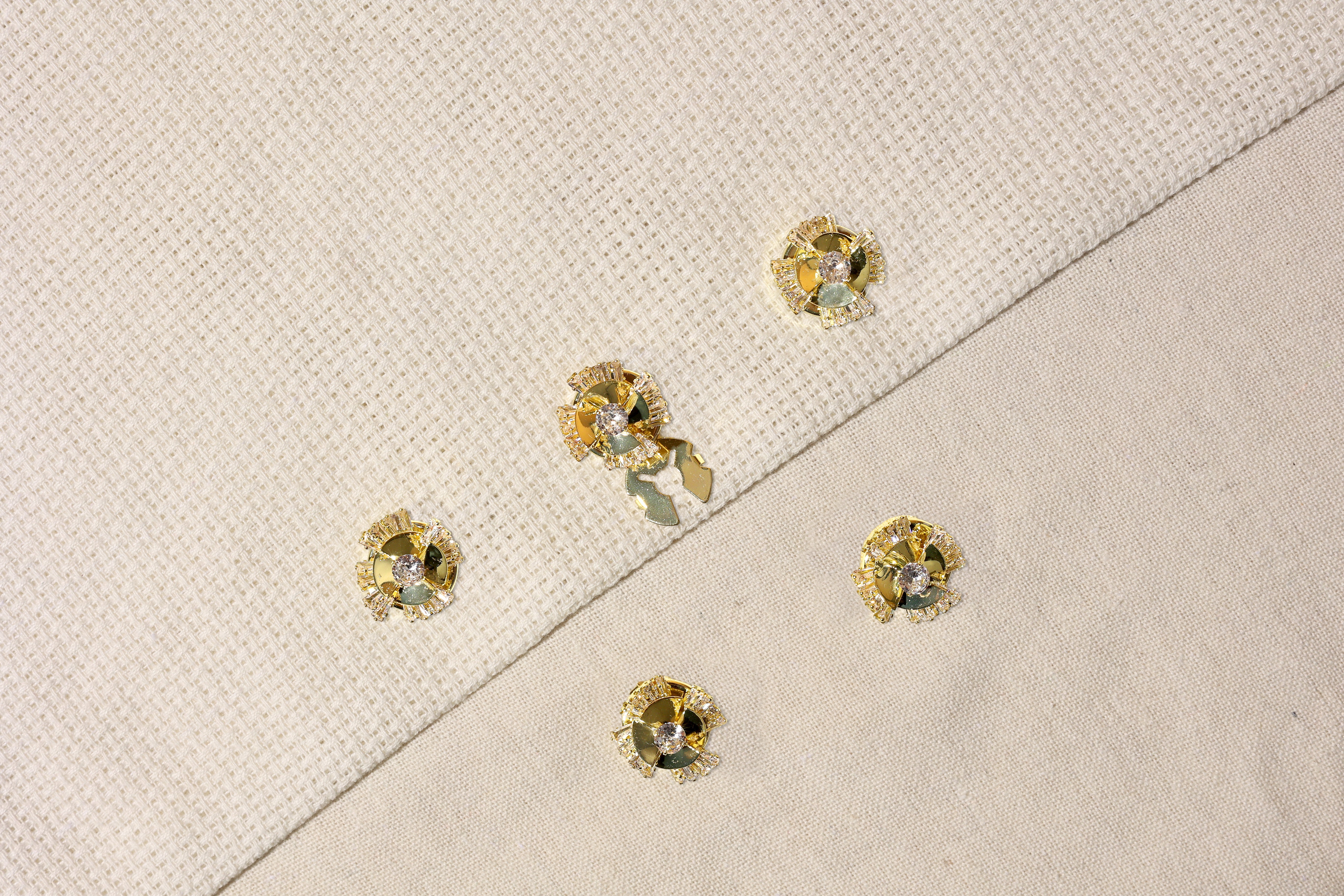 Aurum- Luxe Gold Finish for an Elegant Look