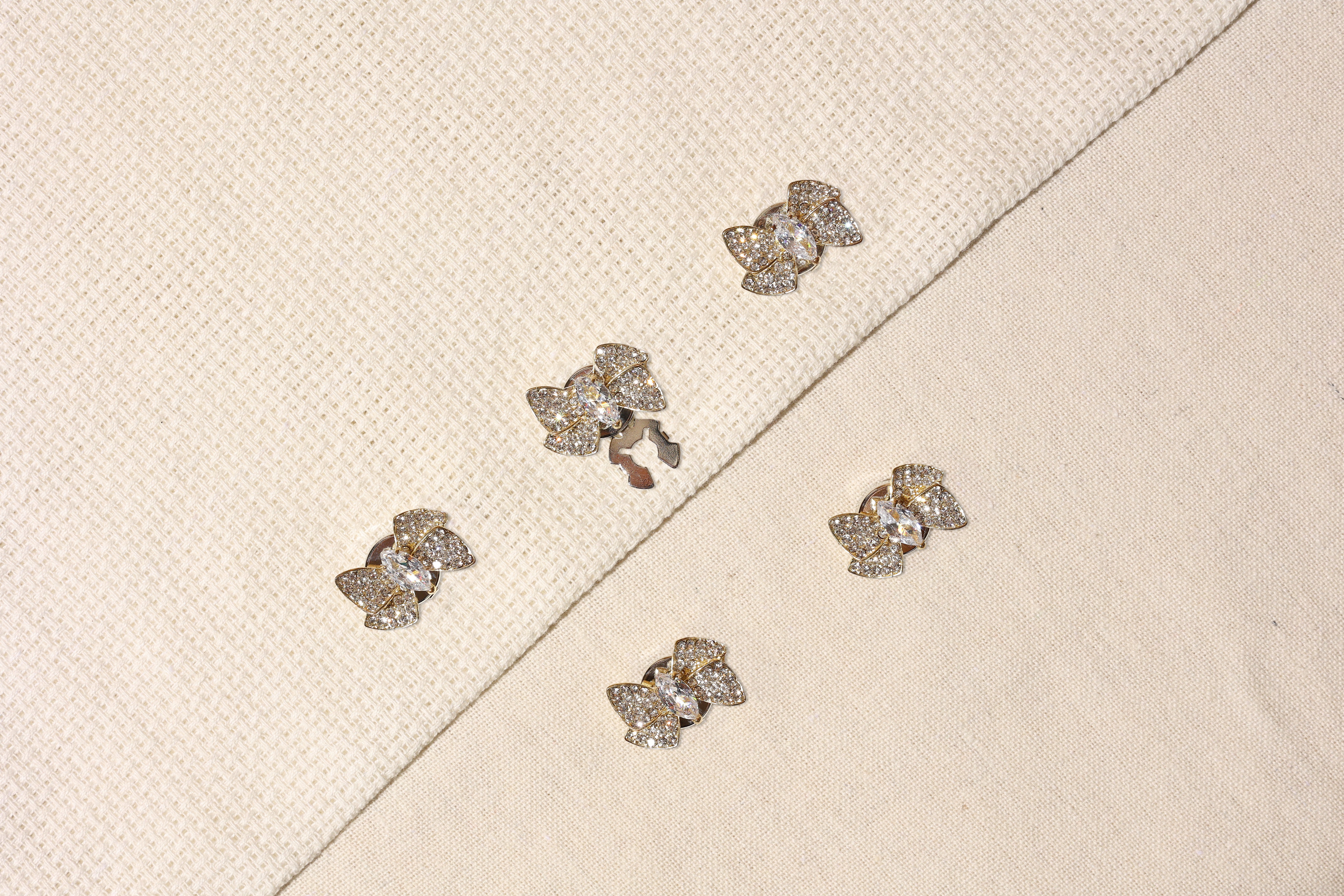 Bow Bling- Sparkling bow for an eye-catching shine