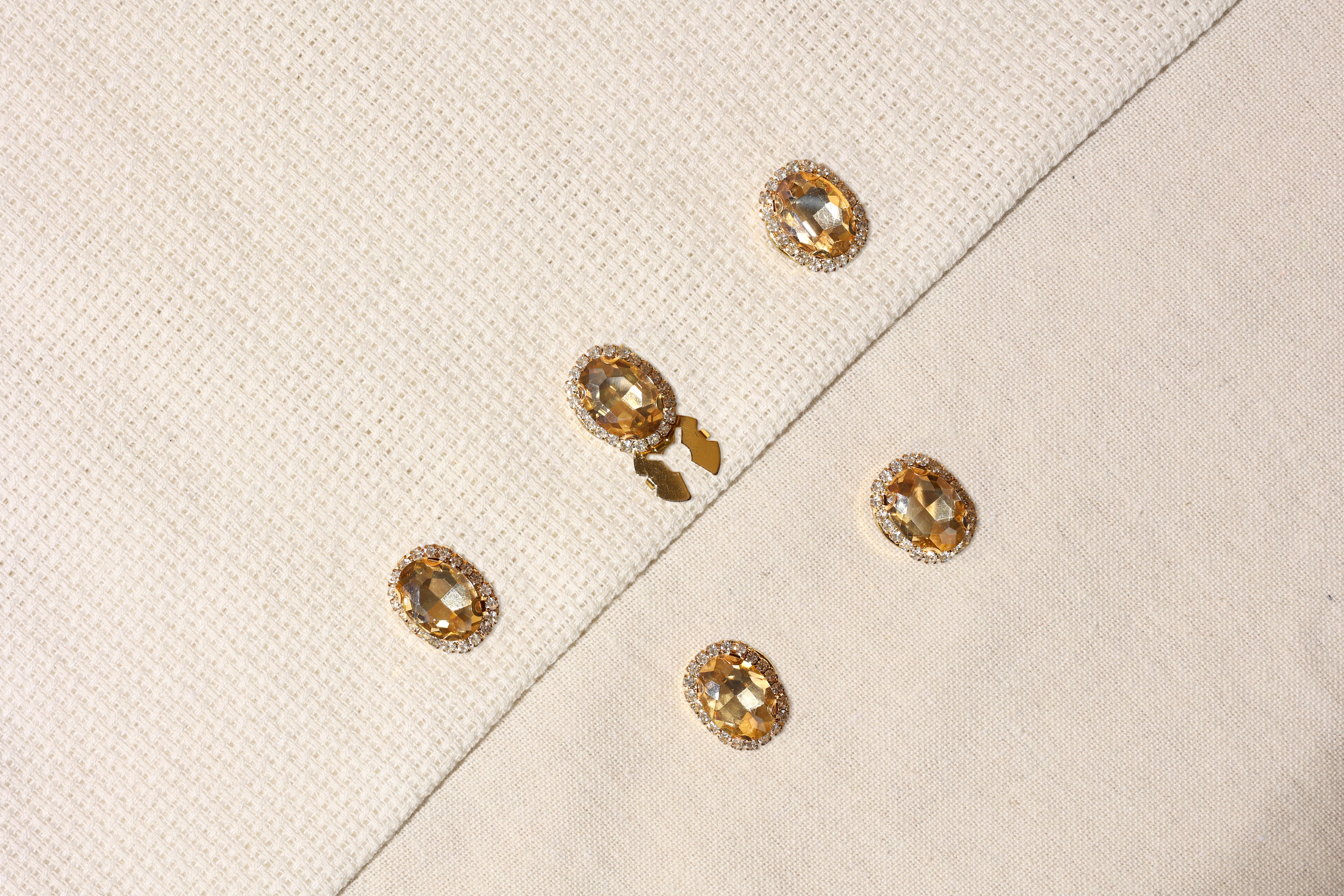 Amber Radiance- Warm amber glow for a radiant look