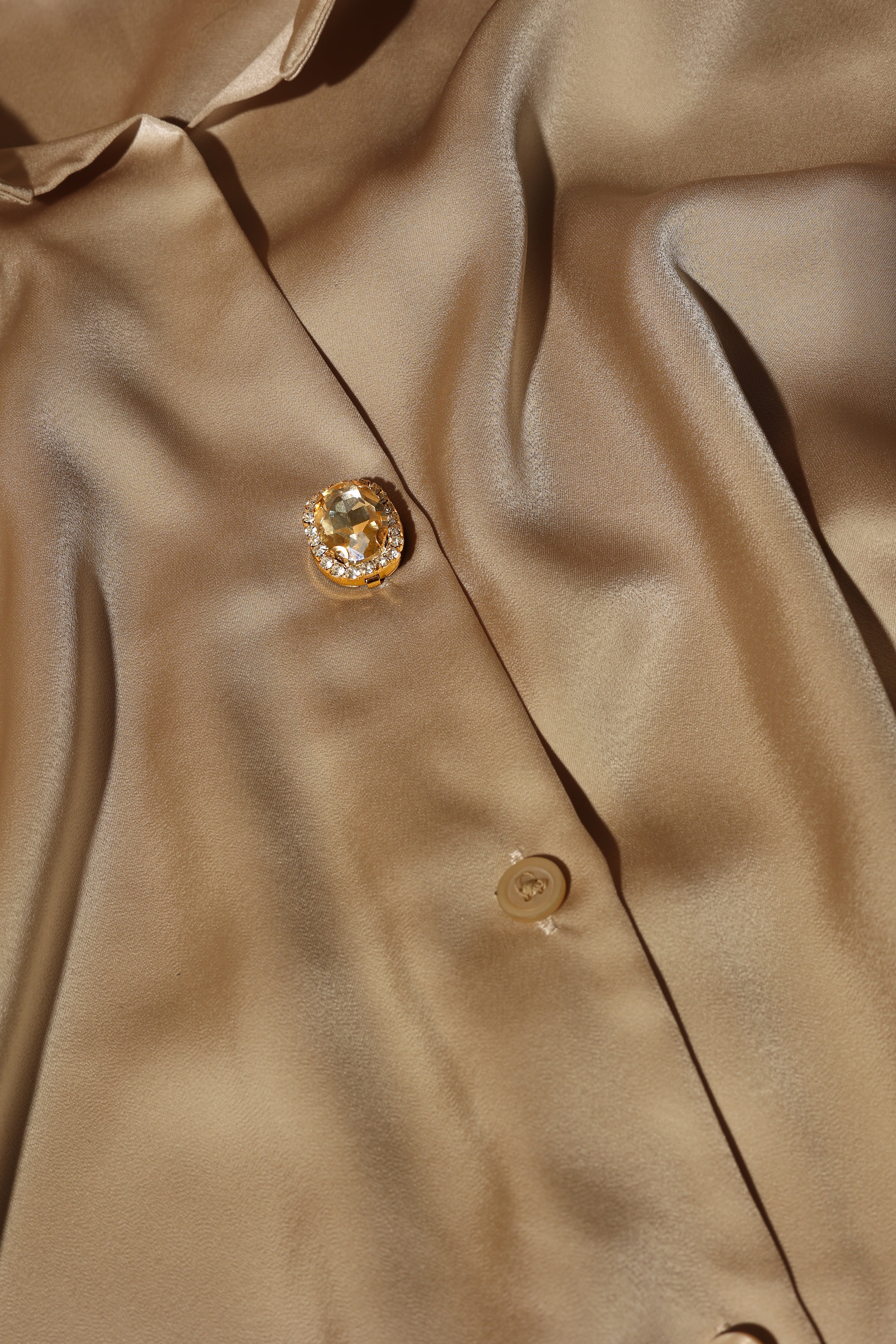 Amber Radiance- Warm amber glow for a radiant look