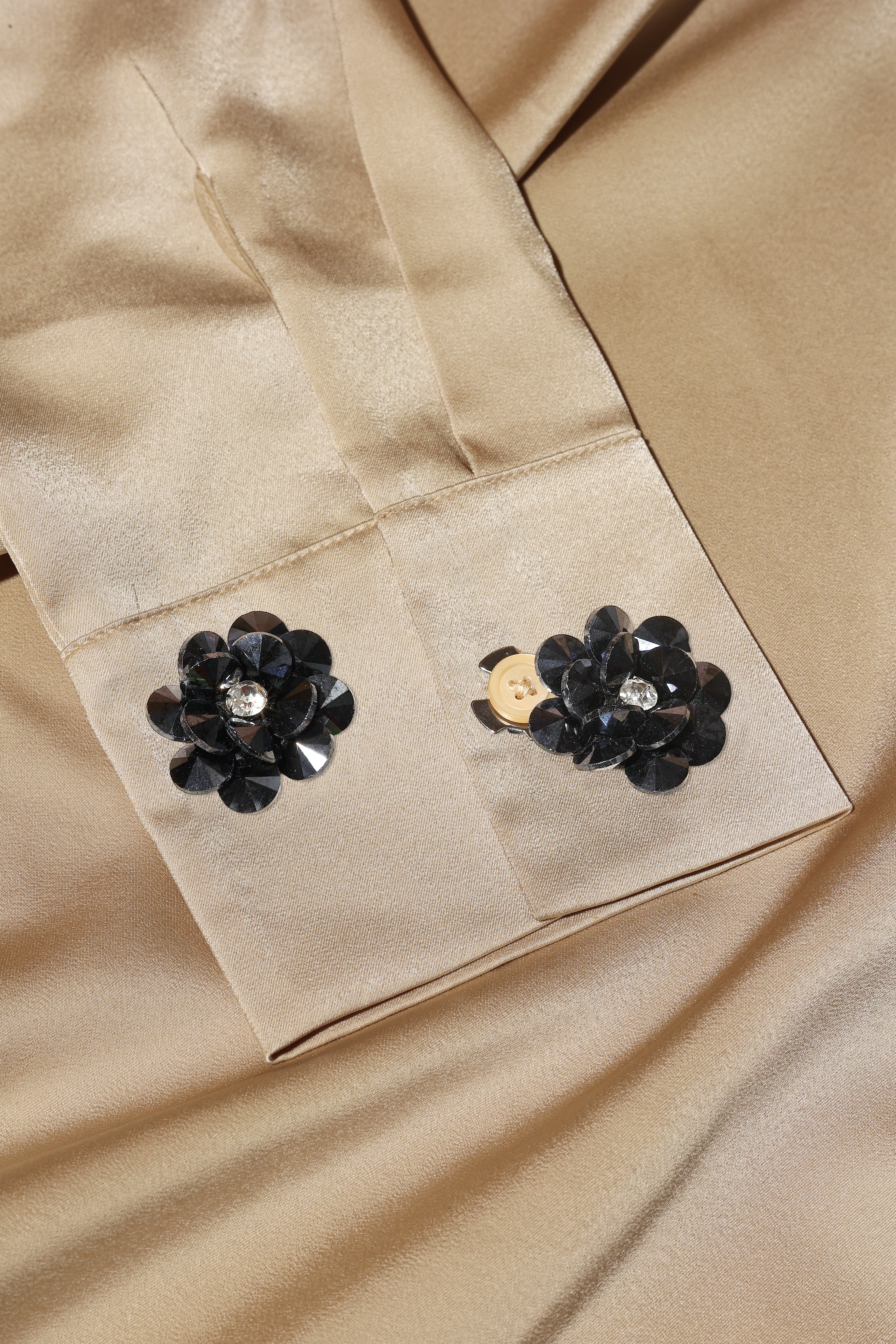 Ebony Floret- Rich Ebony Base Accented with Dark Petal