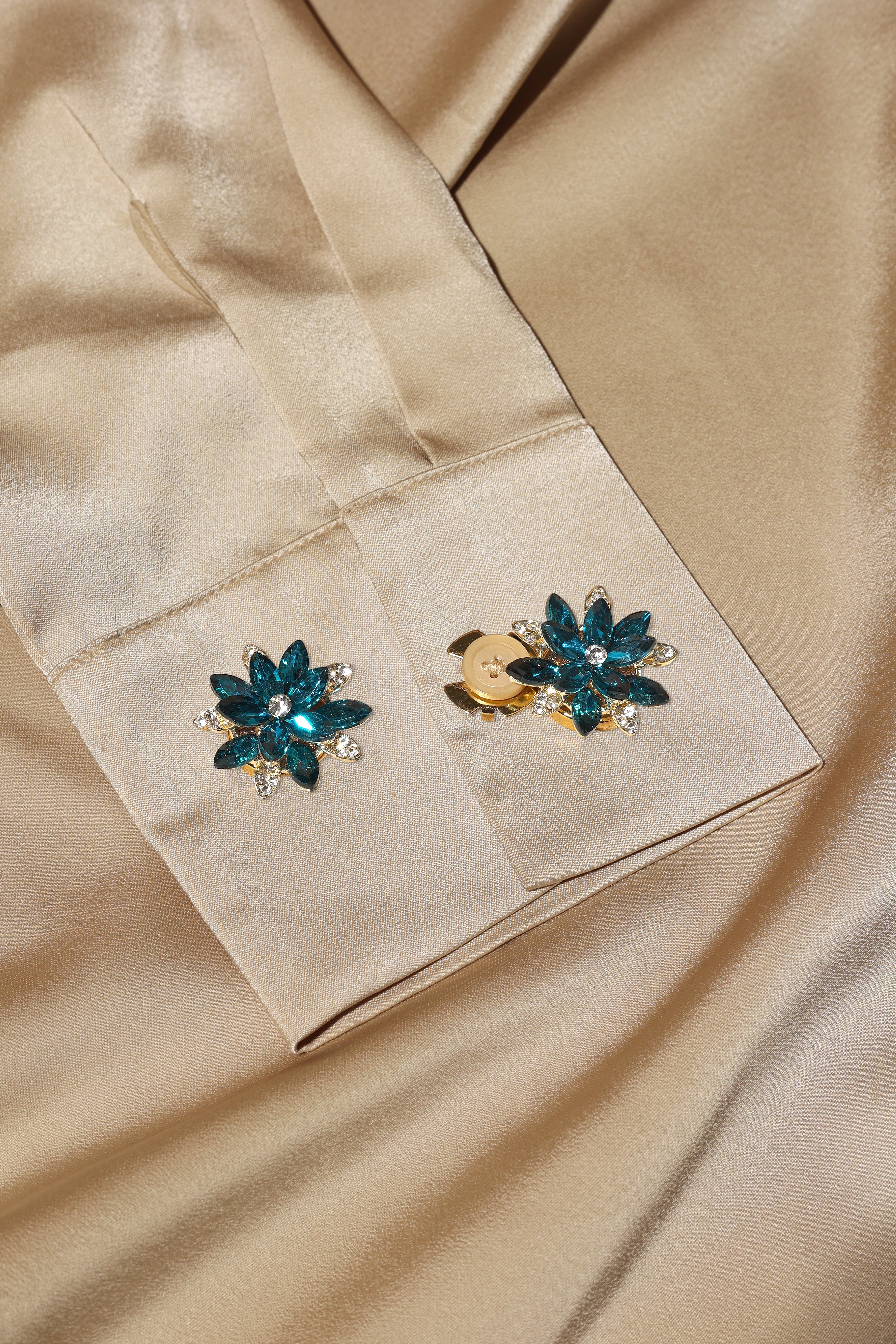 Bloom- Sculpted floral detailing for an artistic finish