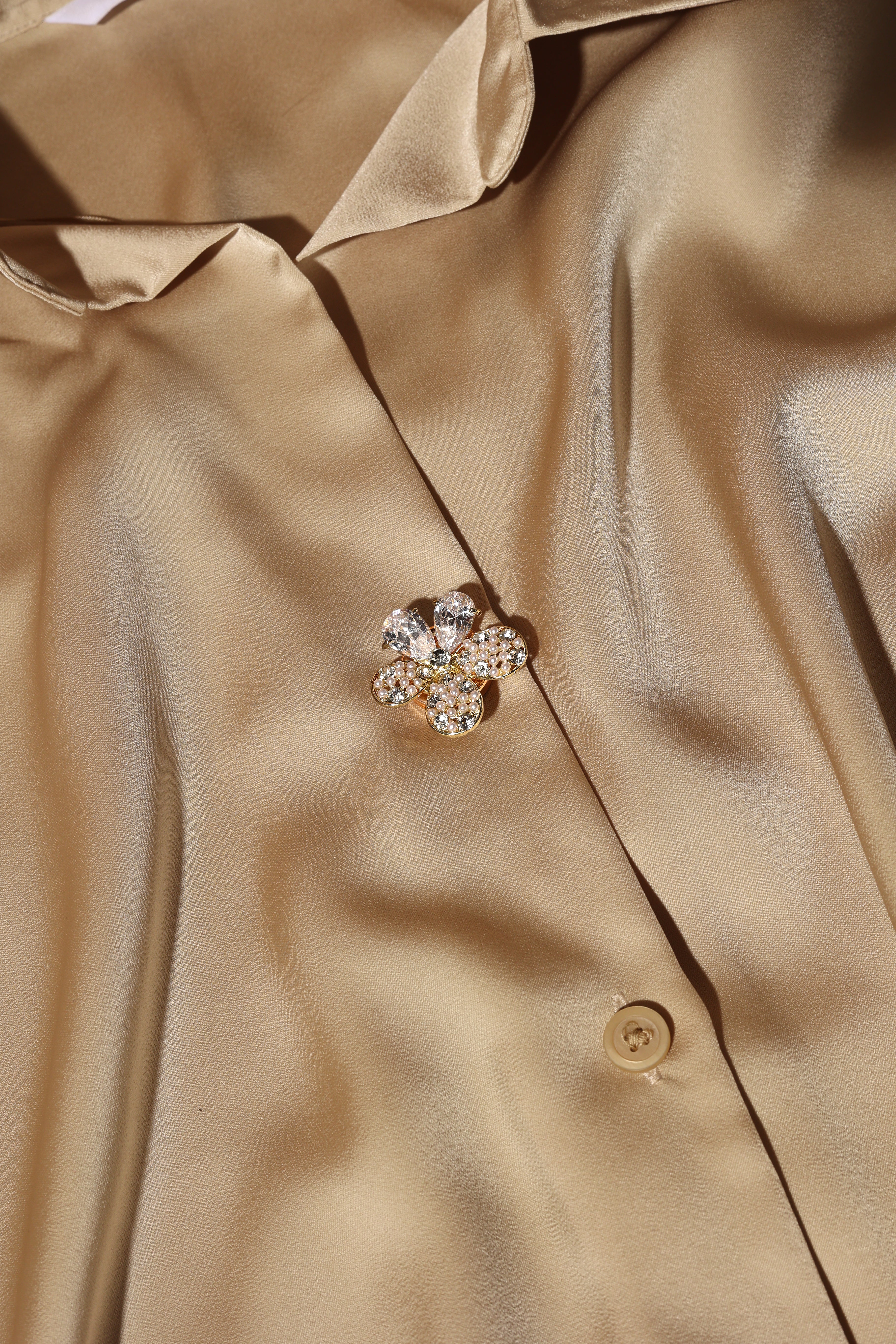 Crystal Cove – Floral Button Covers for Elegant Occasion Styling