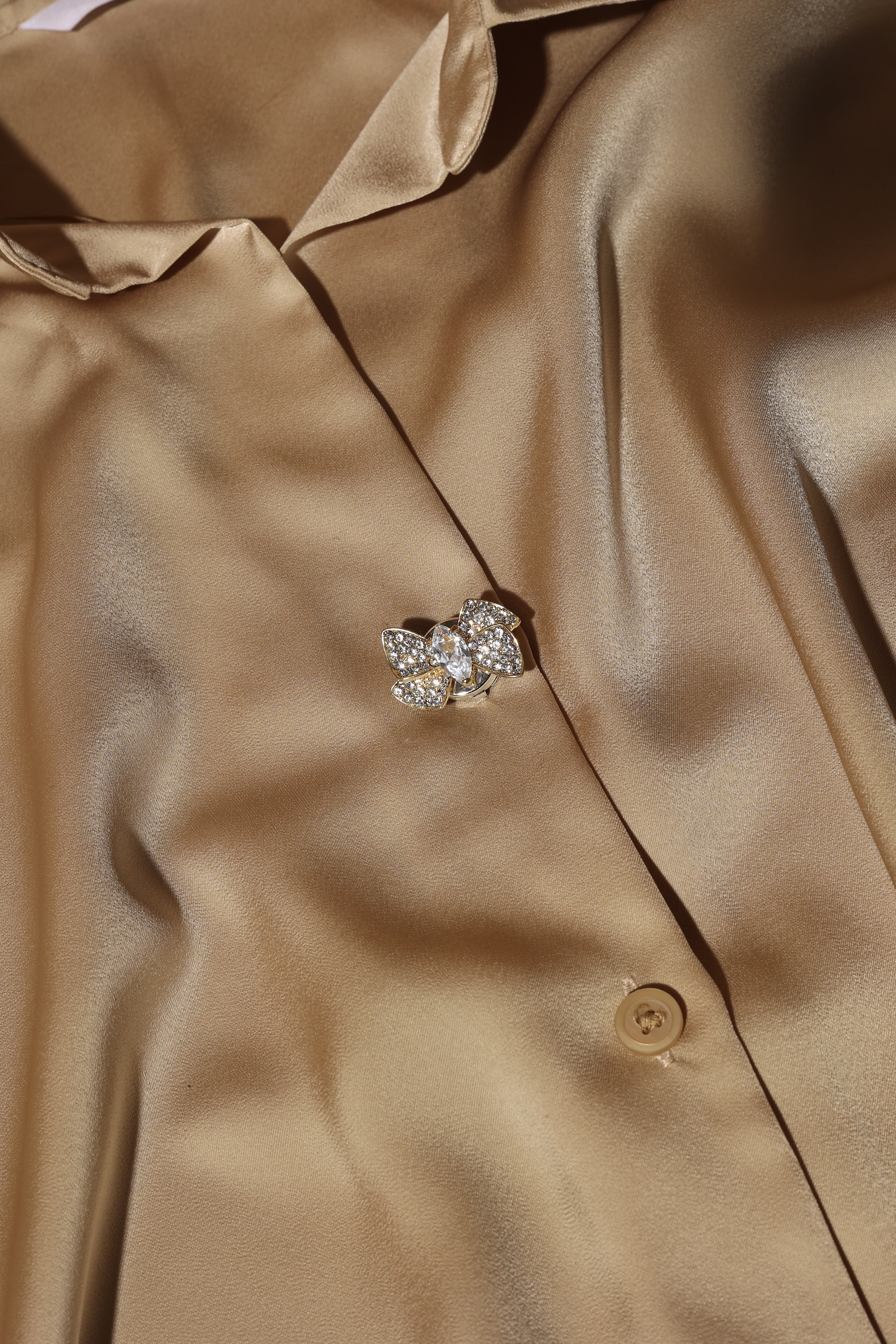 Bow Bling- Sparkling bow for an eye-catching shine