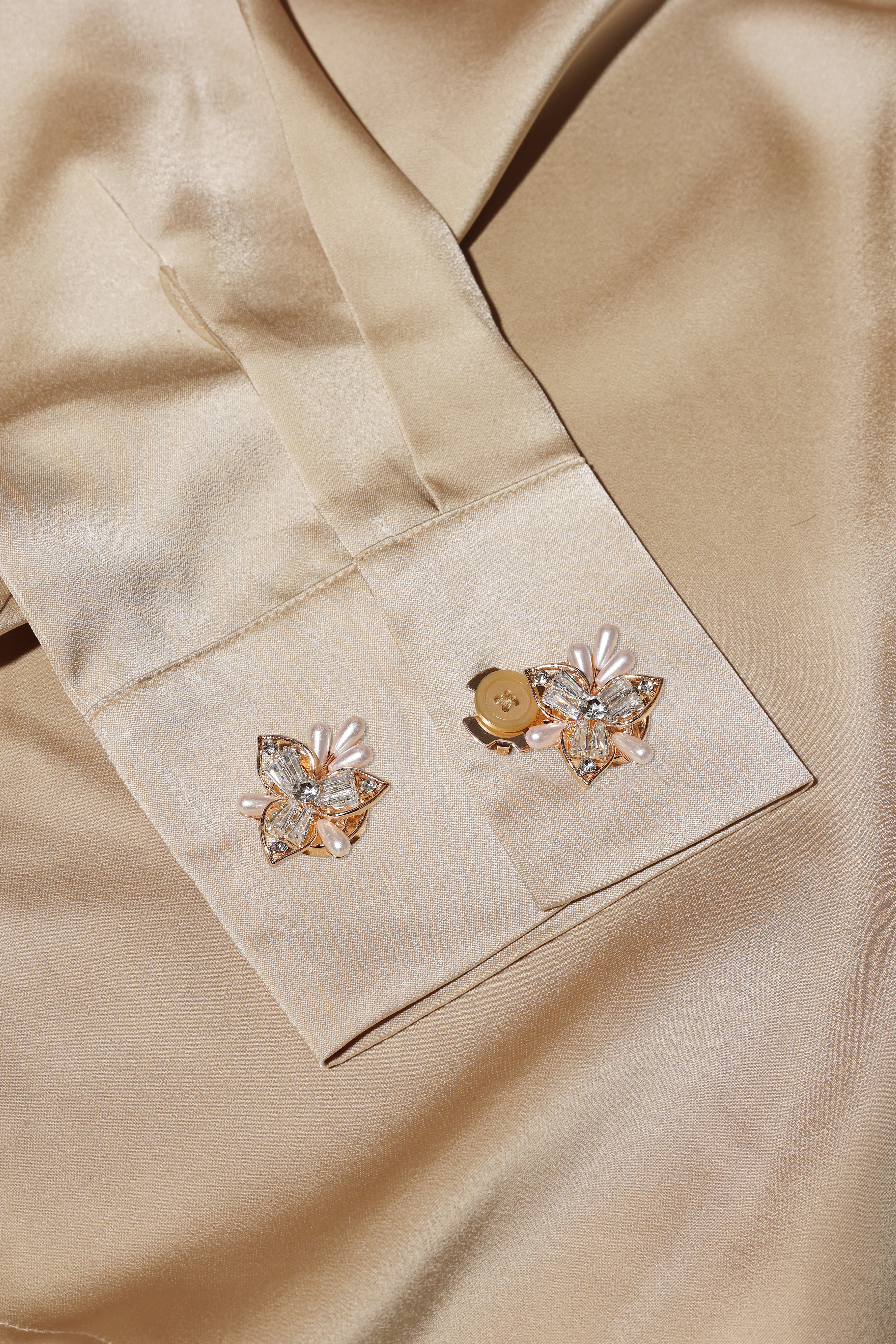 Imperial Pearl- Royal Pearl Flower Motif for a Grand Finish