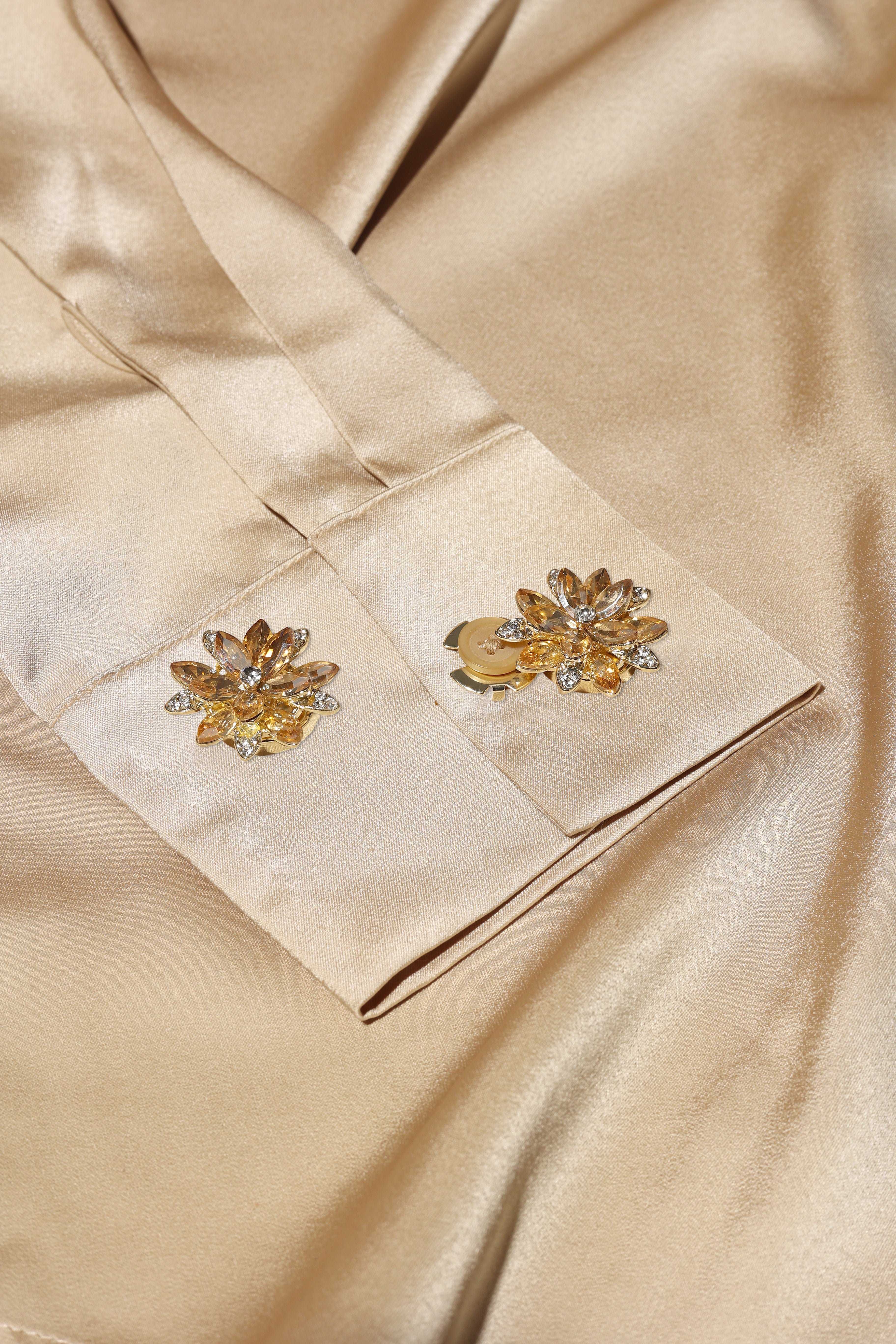 Bloom- Sculpted floral detailing for an artistic finish