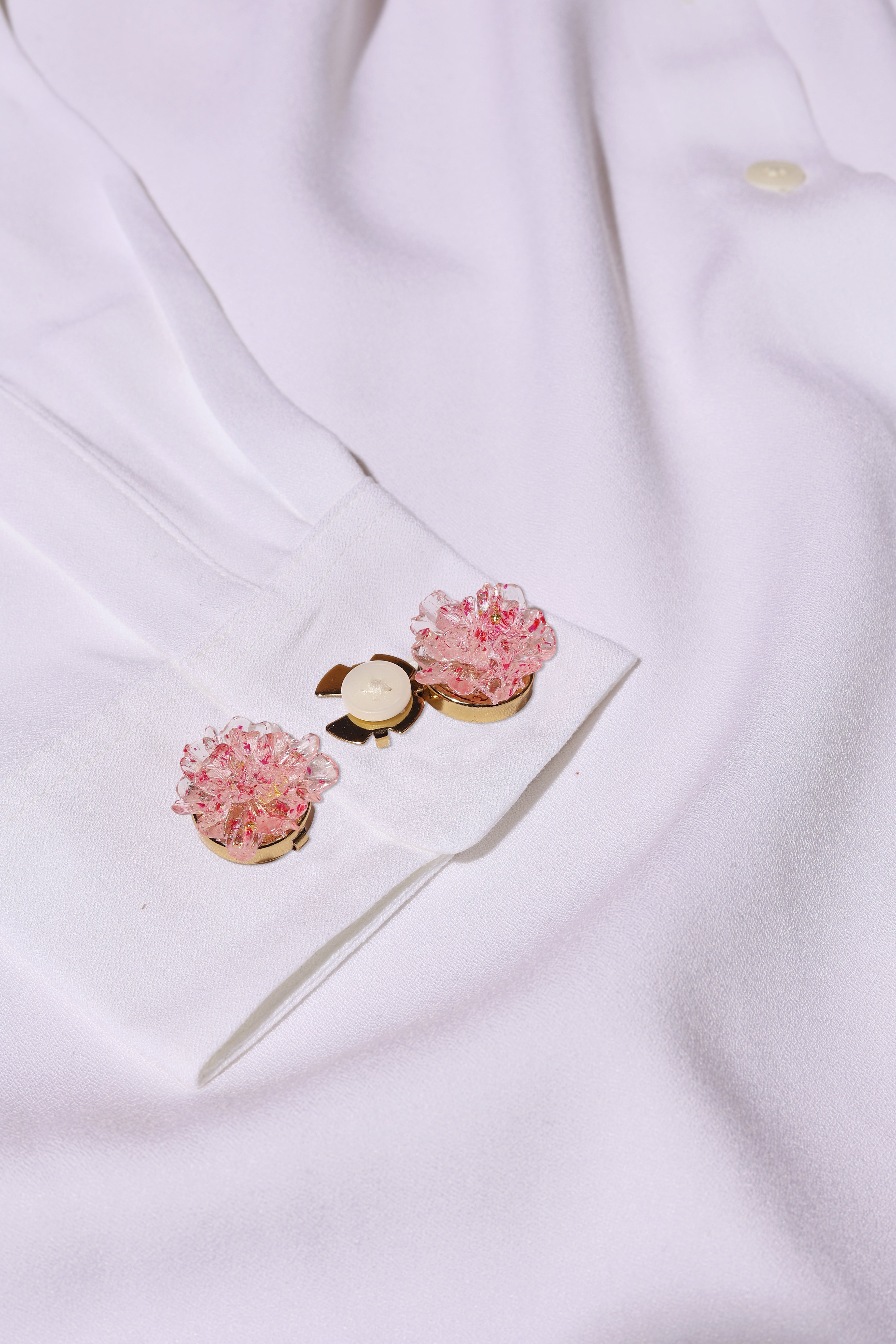 Pink Flakes – Button Covers with a Soft Pink Shimmer