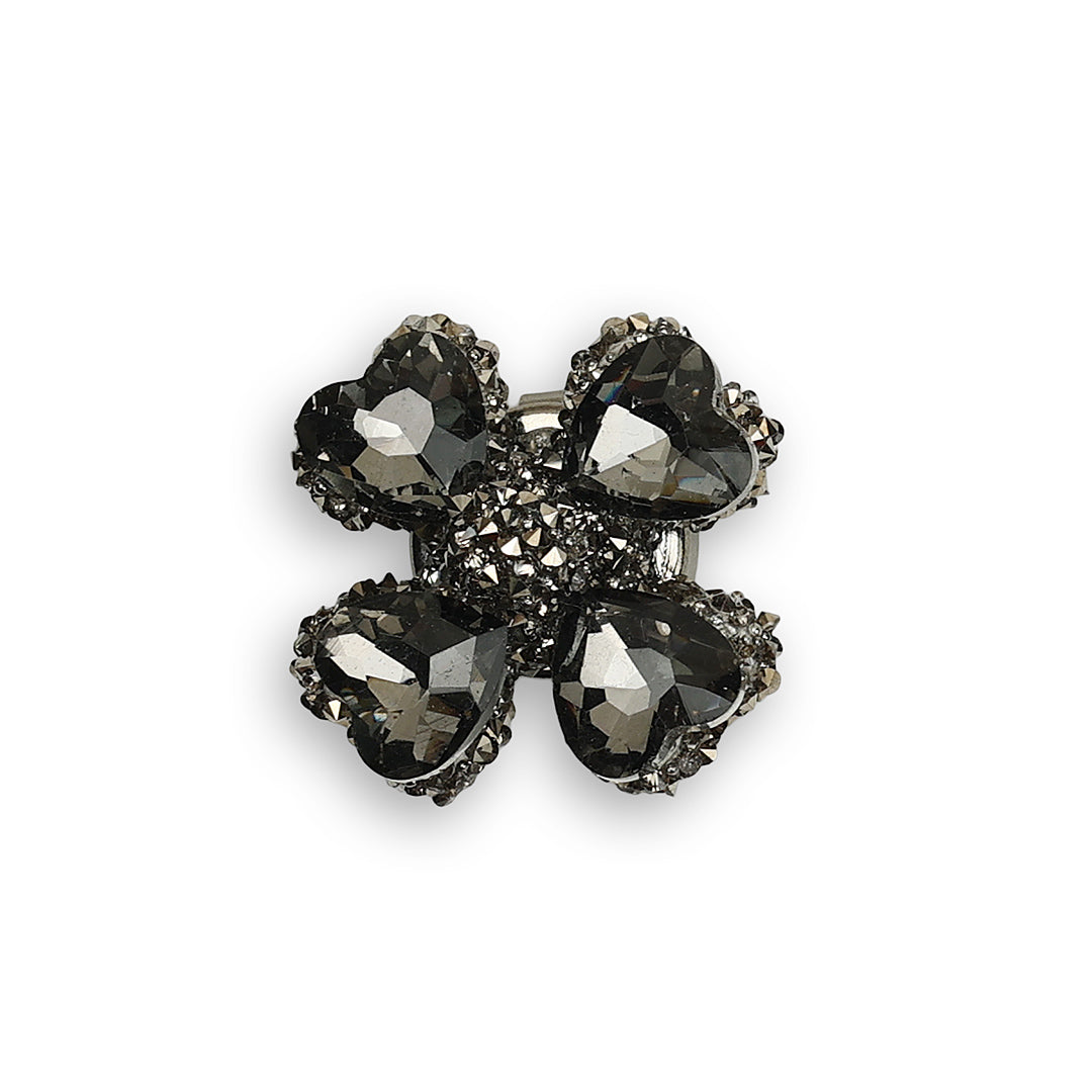 Petal Queen-Premium Floral Artistry with Vibrant Petals