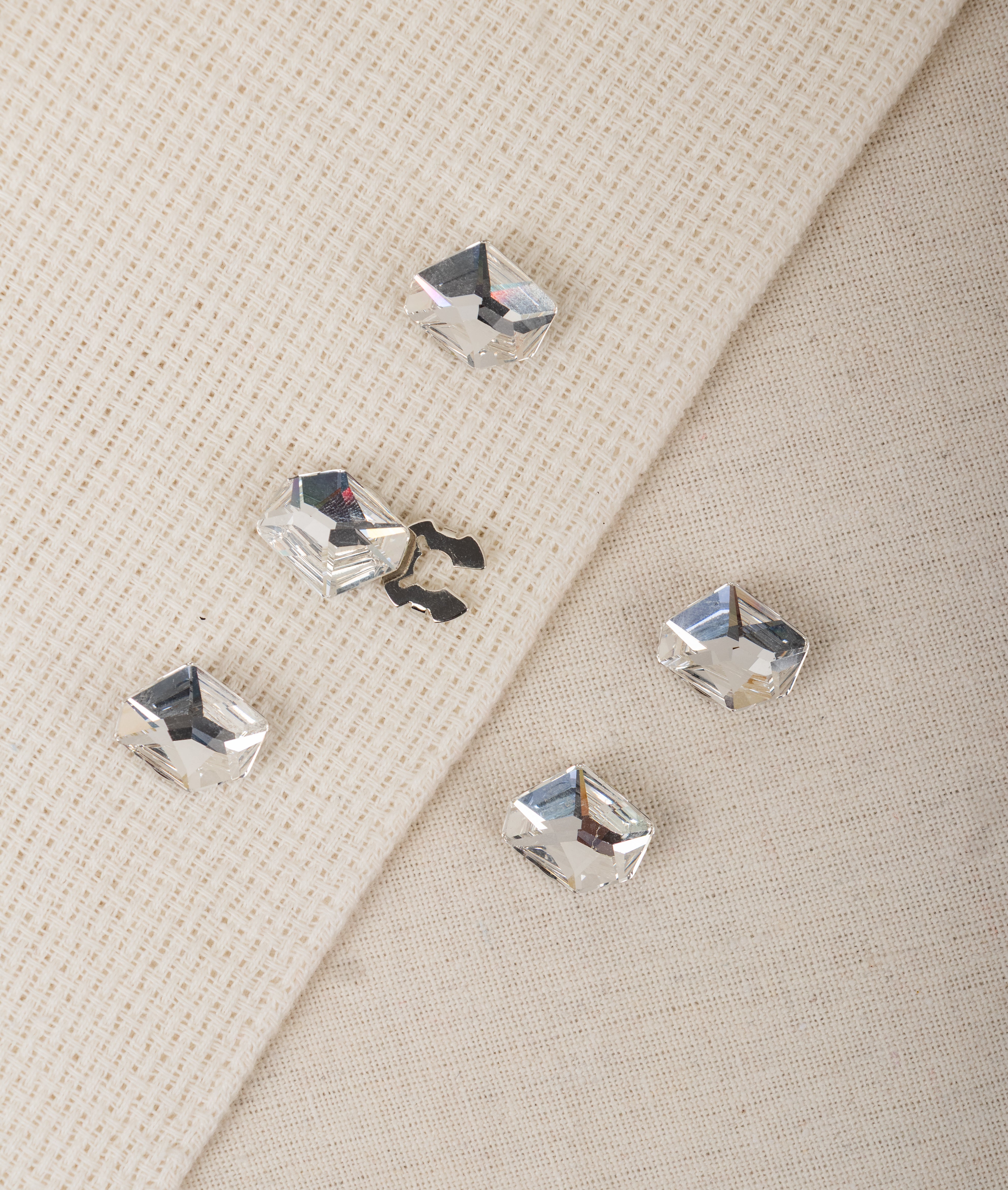 Crystal- A luminous sparkle for an elegant finish