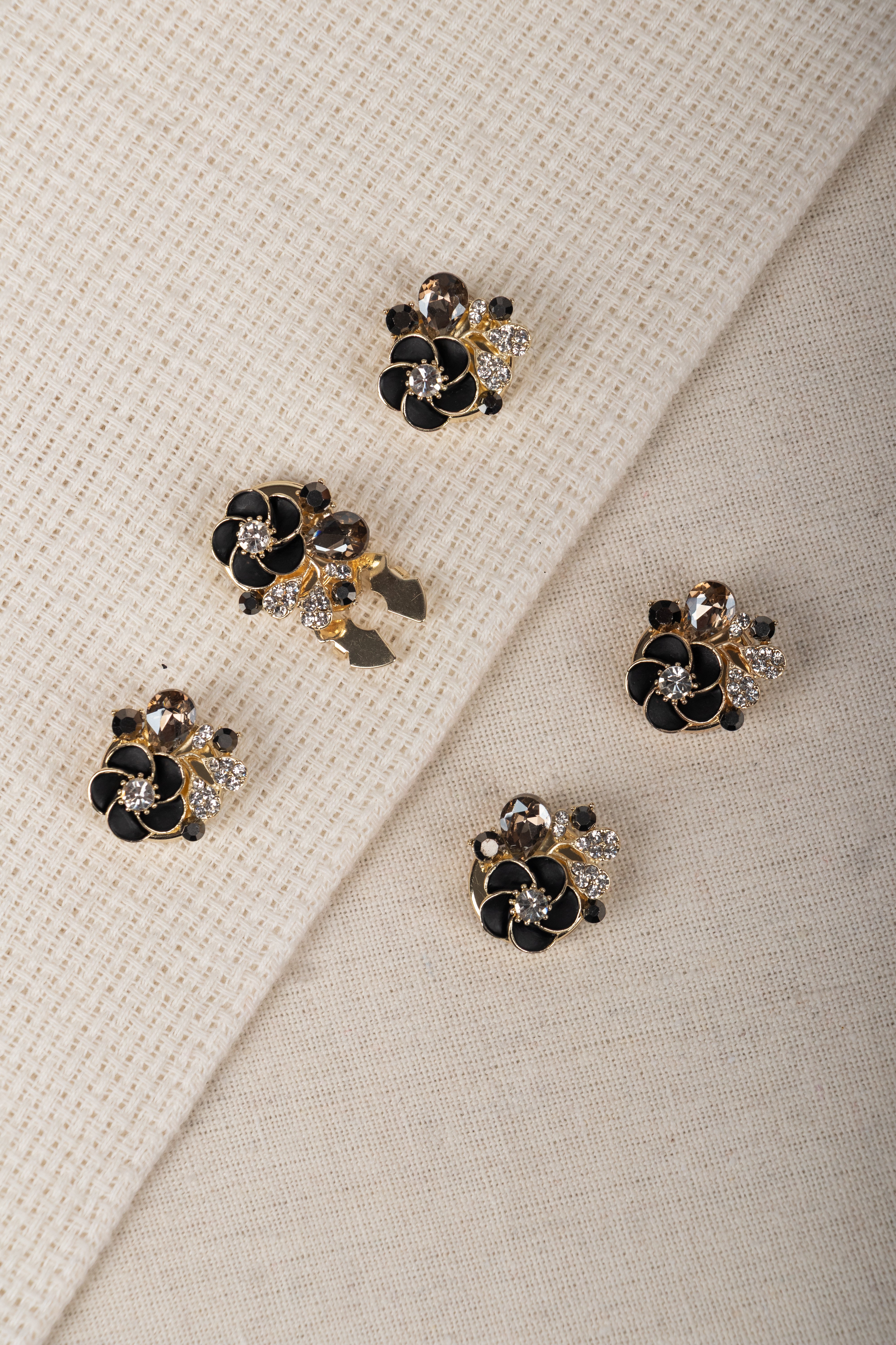 Floral Opal – Elegant Floral Blossom in Opal Finish