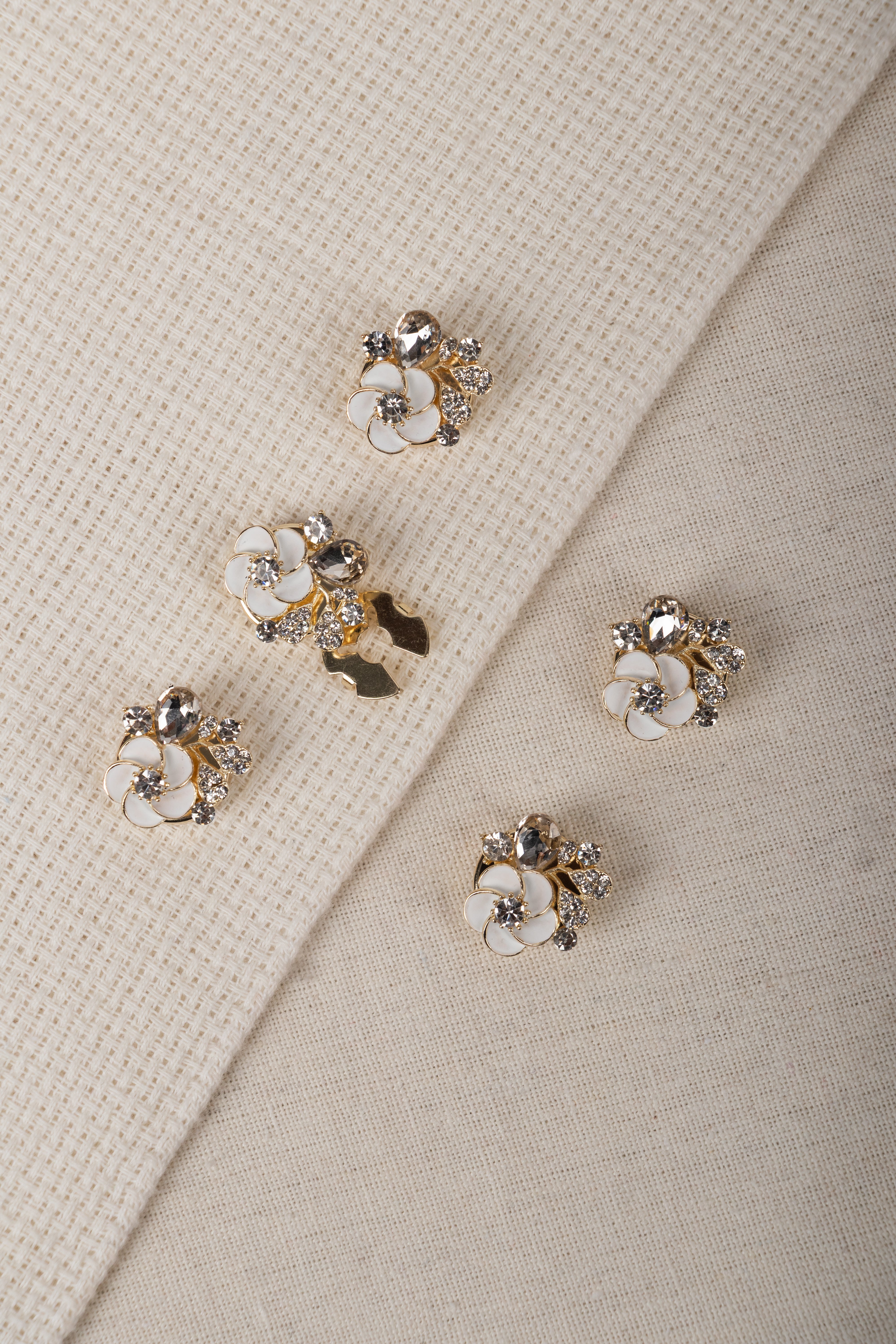 Floral Opal – Elegant Floral Blossom in Opal Finish