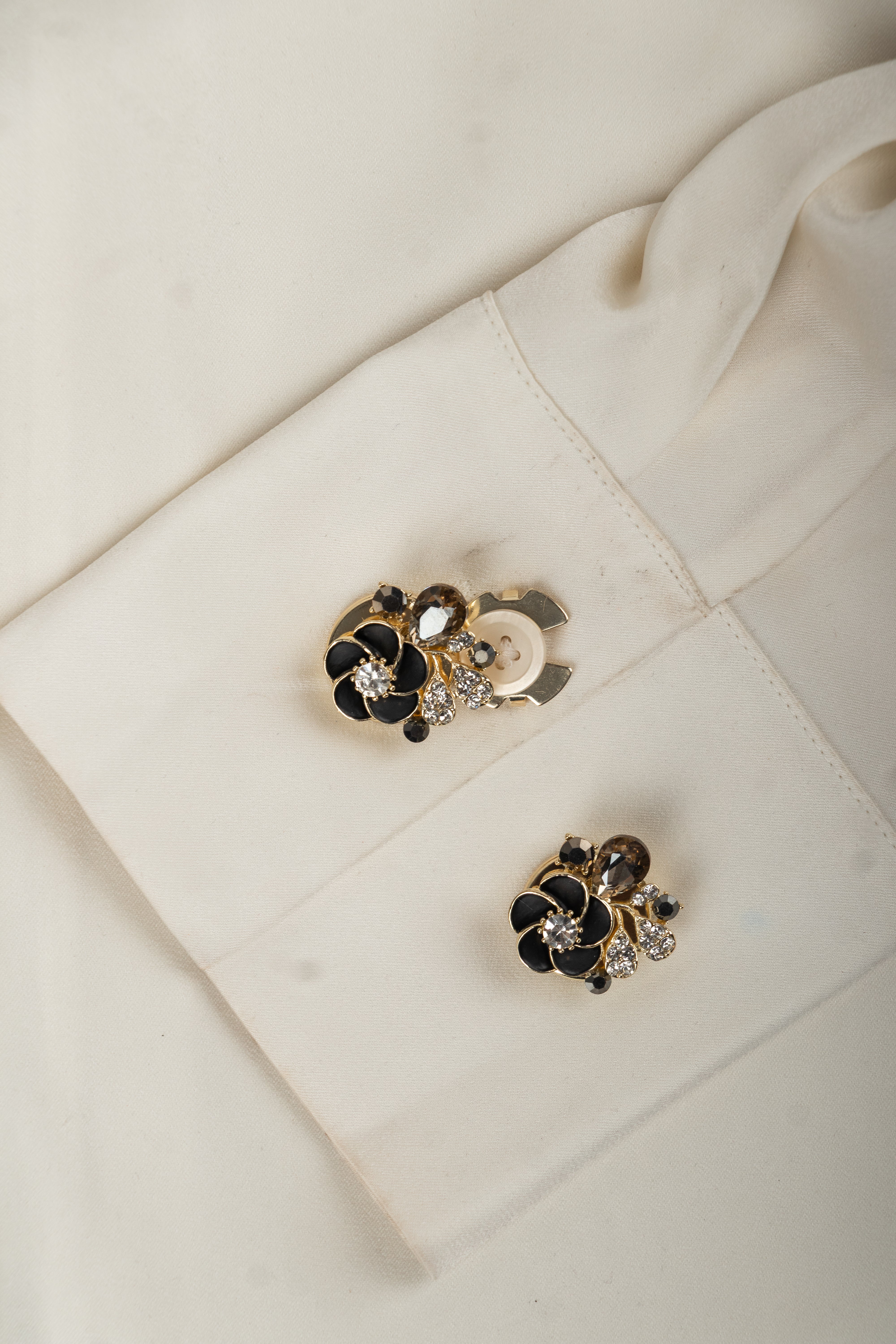 Floral Opal – Elegant Floral Blossom in Opal Finish