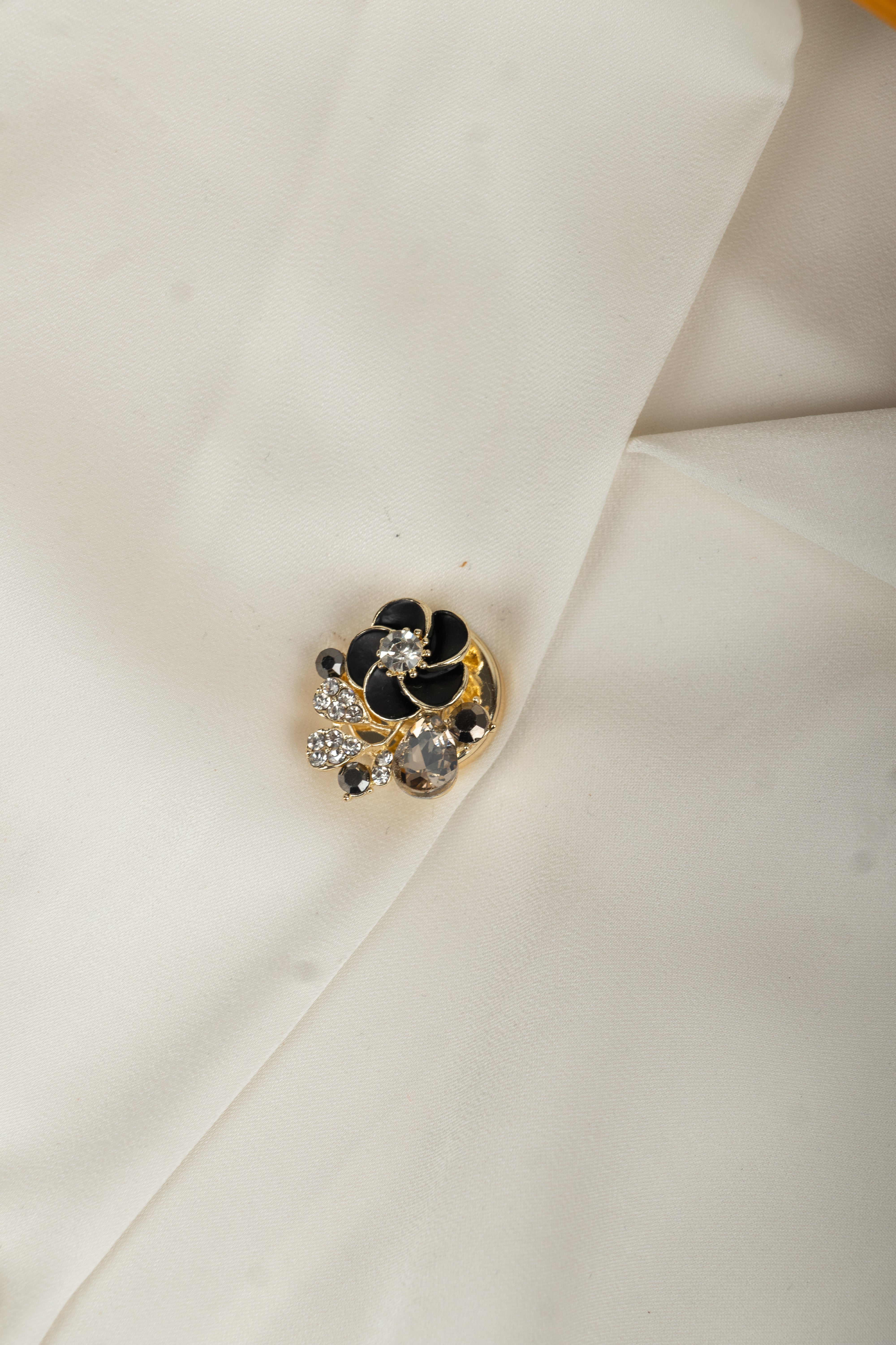 Floral Opal – Elegant Floral Blossom in Opal Finish