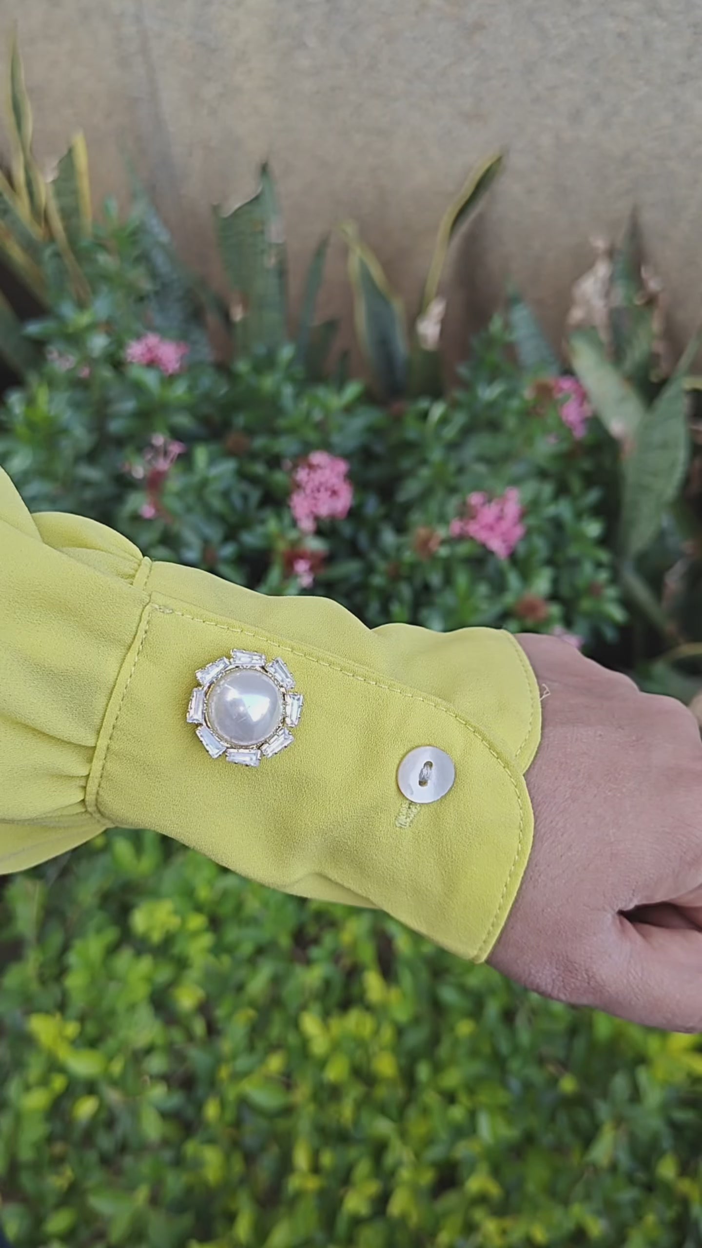 Pearl Radiance- Luxurious Pearlescent to Elevate your Ensemble